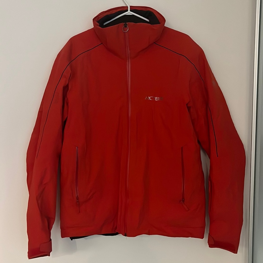 Arc’teryx insulated men’s ski jacket